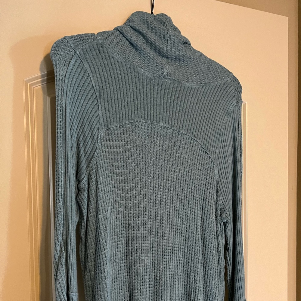 We The Free Thermal High Low Cowl Neck Top, Sm - Picture 7 of 9